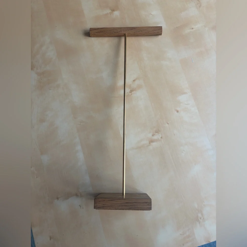 Necklace stand